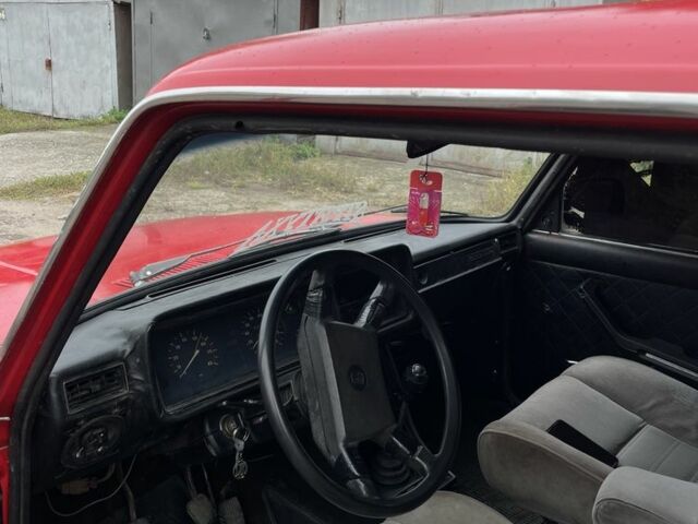 ВАЗ 2107 1983 в Черкассах на Automoto.ua Красный ВАЗ 2107, объемом двигателя 1.5 л и пробегом 300 тыс. км за 594 $, фото 3 на Automoto.ua