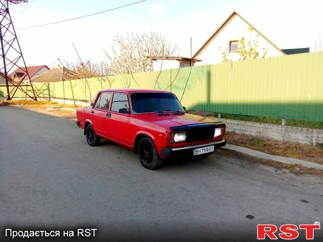 Красный ВАЗ 2107, объемом двигателя 1.5 л и пробегом 0 тыс. км за 895 $, фото 1 на Automoto.ua