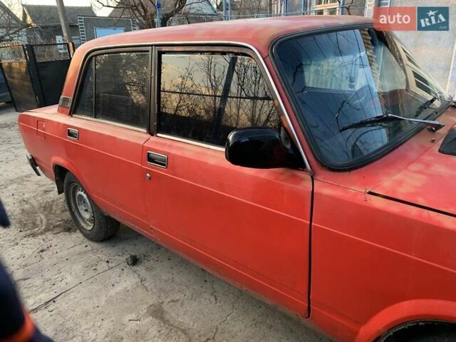 Красный ВАЗ 2107, объемом двигателя 1.5 л и пробегом 100 тыс. км за 500 $, фото 2 на Automoto.ua