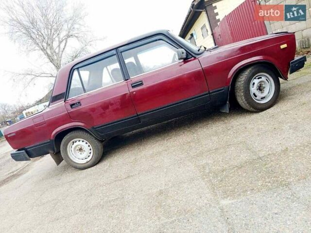 Красный ВАЗ 2107, объемом двигателя 1.2 л и пробегом 69 тыс. км за 734 $, фото 1 на Automoto.ua