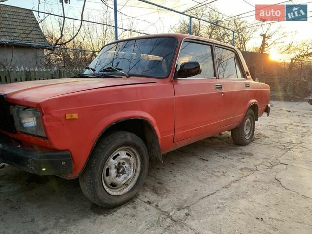 Красный ВАЗ 2107, объемом двигателя 1.5 л и пробегом 100 тыс. км за 500 $, фото 5 на Automoto.ua