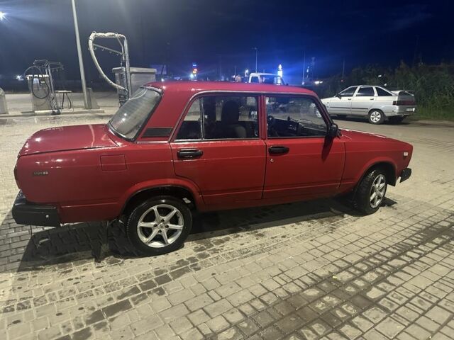 Красный ВАЗ 2107, объемом двигателя 1.5 л и пробегом 1 тыс. км за 1000 $, фото 2 на Automoto.ua