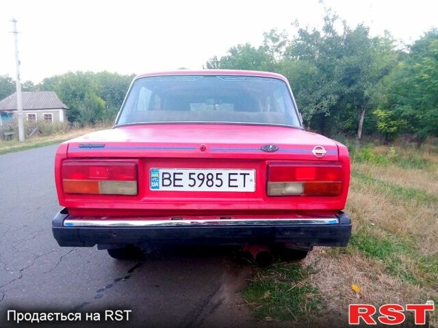 Красный ВАЗ 2107, объемом двигателя 1.5 л и пробегом 170 тыс. км за 515 $, фото 6 на Automoto.ua