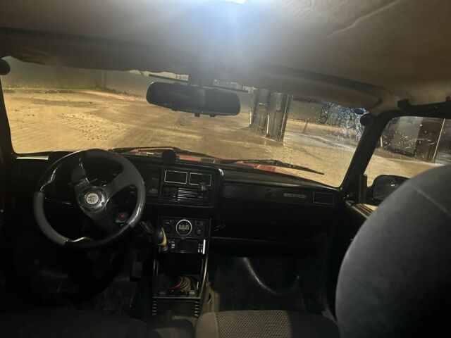 Красный ВАЗ 2107, объемом двигателя 1.5 л и пробегом 1 тыс. км за 1000 $, фото 5 на Automoto.ua