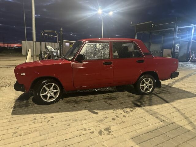 Красный ВАЗ 2107, объемом двигателя 1.5 л и пробегом 1 тыс. км за 1000 $, фото 1 на Automoto.ua