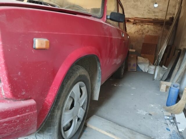 Красный ВАЗ 2107, объемом двигателя 0 л и пробегом 200 тыс. км за 400 $, фото 2 на Automoto.ua