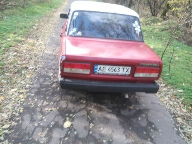 ВАЗ 2107 1985 в Днепре (Днепропетровске) на Automoto.ua Красный ВАЗ 2107, объемом двигателя 1.6 л и пробегом 300 тыс. км за 594 $, фото 4 на Automoto.ua