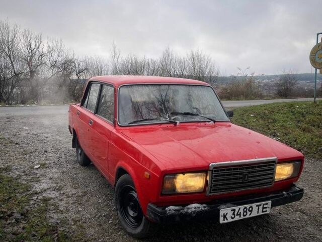 Красный ВАЗ 2107, объемом двигателя 1.5 л и пробегом 100 тыс. км за 600 $, фото 1 на Automoto.ua