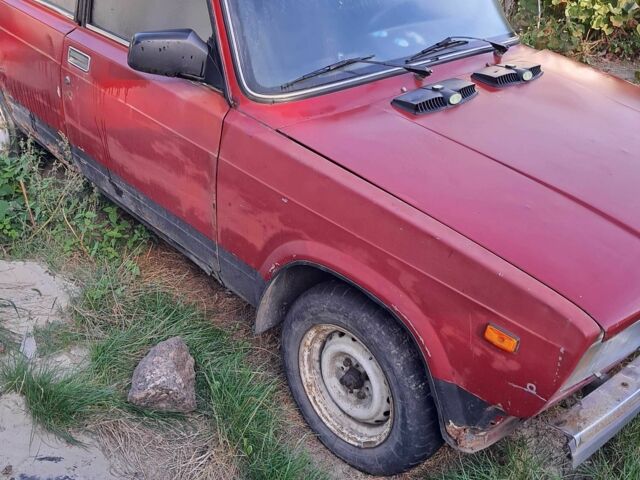 Красный ВАЗ 2107, объемом двигателя 1.5 л и пробегом 3 тыс. км за 206 $, фото 1 на Automoto.ua