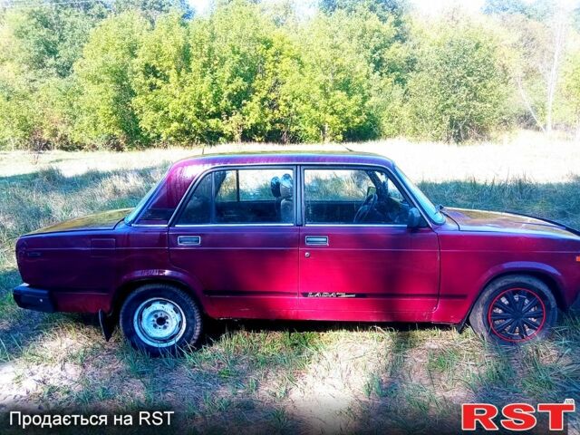 Красный ВАЗ 2107, объемом двигателя 1.5 л и пробегом 0 тыс. км за 450 $, фото 3 на Automoto.ua