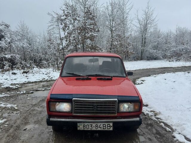 Красный ВАЗ 2107, объемом двигателя 1.5 л и пробегом 77 тыс. км за 550 $, фото 2 на Automoto.ua