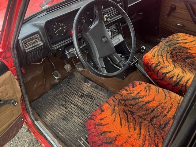 Красный ВАЗ 2107, объемом двигателя 1.5 л и пробегом 100 тыс. км за 600 $, фото 9 на Automoto.ua