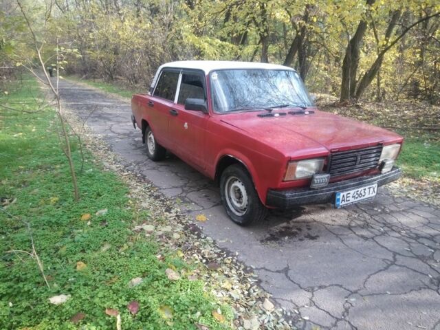 ВАЗ 2107 1985 в Днепре (Днепропетровске) на Automoto.ua Красный ВАЗ 2107, объемом двигателя 1.6 л и пробегом 300 тыс. км за 594 $, фото 3 на Automoto.ua