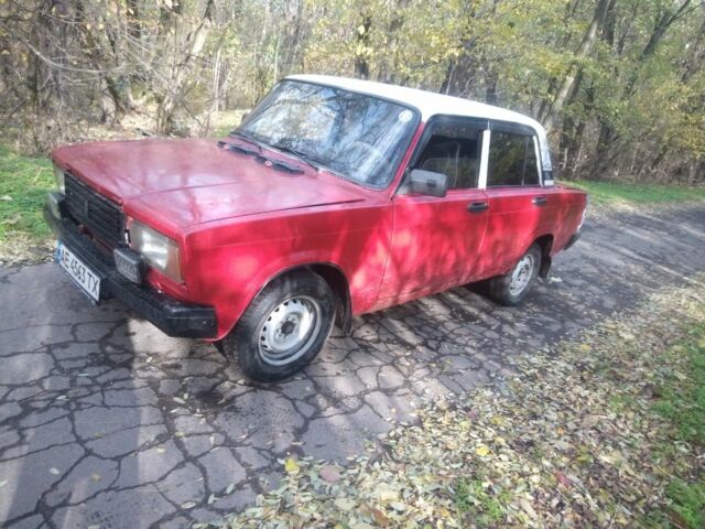 ВАЗ 2107 1985 в Днепре (Днепропетровске) на Automoto.ua Красный ВАЗ 2107, объемом двигателя 1.6 л и пробегом 300 тыс. км за 594 $, фото 2 на Automoto.ua