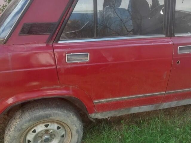 Красный ВАЗ 2107, объемом двигателя 1.5 л и пробегом 51 тыс. км за 350 $, фото 5 на Automoto.ua