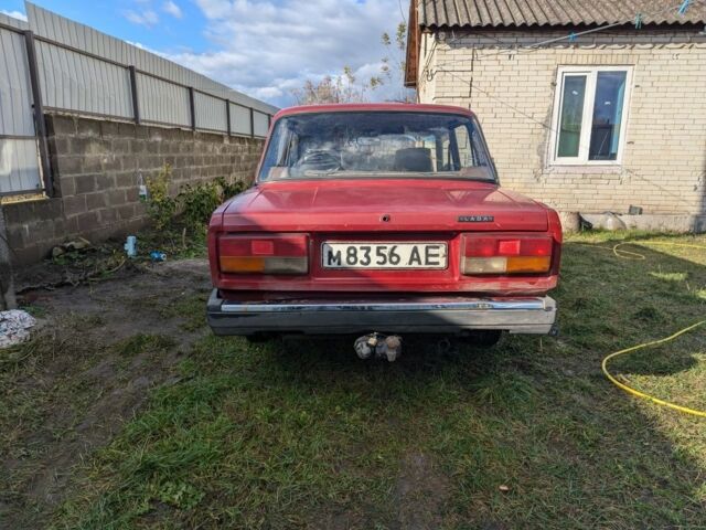 ВАЗ 2107 1985 в Сумах на Automoto.ua Красный ВАЗ 2107, объемом двигателя 0 л и пробегом 70 тыс. км за 645 $, фото 1 на Automoto.ua
