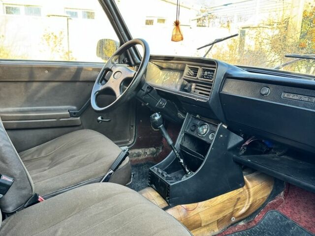 Красный ВАЗ 2107, объемом двигателя 1.5 л и пробегом 80 тыс. км за 500 $, фото 6 на Automoto.ua