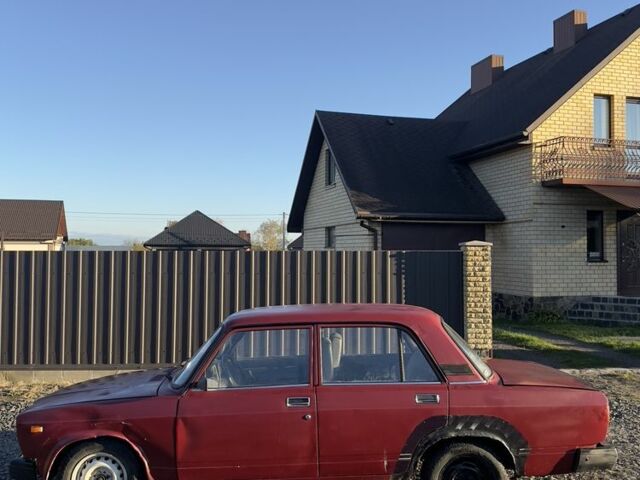 Красный ВАЗ 2107, объемом двигателя 1.6 л и пробегом 1000 тыс. км за 408 $, фото 3 на Automoto.ua