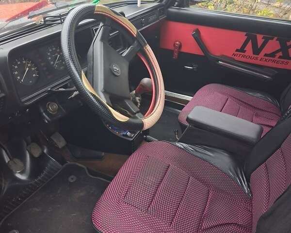 Красный ВАЗ 2107, объемом двигателя 1.45 л и пробегом 250 тыс. км за 1600 $, фото 5 на Automoto.ua