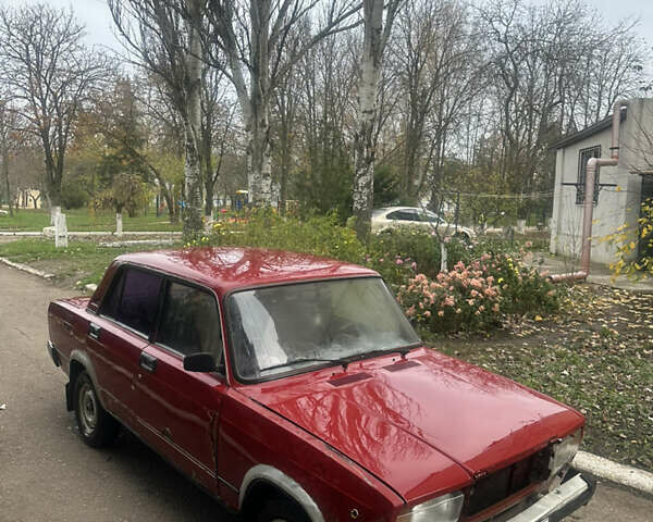 Красный ВАЗ 2107, объемом двигателя 1.6 л и пробегом 333 тыс. км за 599 $, фото 1 на Automoto.ua