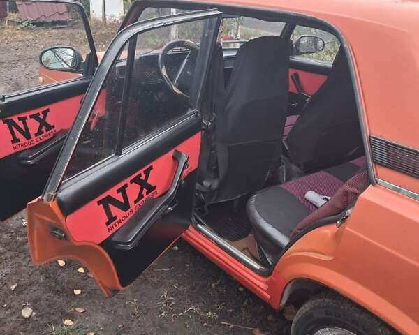 Красный ВАЗ 2107, объемом двигателя 1.45 л и пробегом 250 тыс. км за 1600 $, фото 2 на Automoto.ua