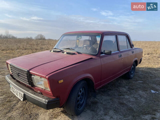 Красный ВАЗ 2107, объемом двигателя 1.5 л и пробегом 240 тыс. км за 400 $, фото 4 на Automoto.ua