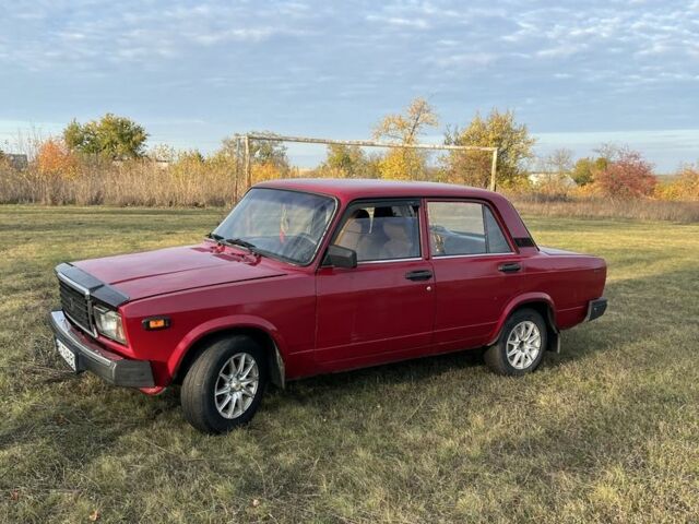 ВАЗ 2107 1987 у Александрие на Automoto.ua Червоний ВАЗ 2107, об'ємом двигуна 1.5 л та пробігом 40 тис. км за 1073 $, фото 1 на Automoto.ua