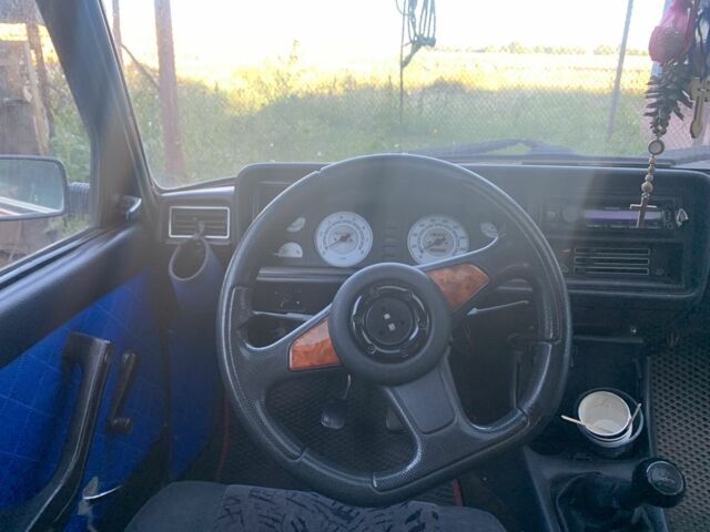 Красный ВАЗ 2107, объемом двигателя 1.5 л и пробегом 1 тыс. км за 600 $, фото 4 на Automoto.ua