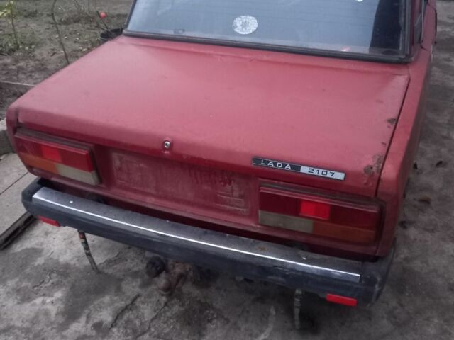 Красный ВАЗ 2107, объемом двигателя 1.5 л и пробегом 58 тыс. км за 120 $, фото 1 на Automoto.ua