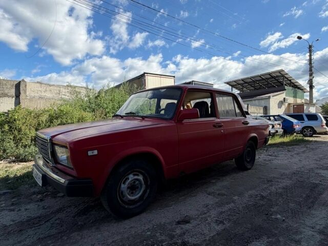 Красный ВАЗ 2107, объемом двигателя 1.3 л и пробегом 2 тыс. км за 702 $, фото 1 на Automoto.ua