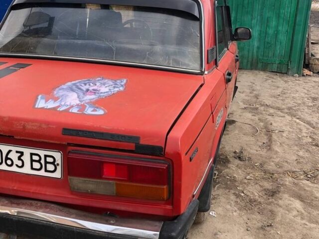 Красный ВАЗ 2107, объемом двигателя 1.3 л и пробегом 100 тыс. км за 364 $, фото 5 на Automoto.ua