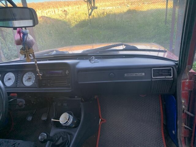 Красный ВАЗ 2107, объемом двигателя 1.5 л и пробегом 1 тыс. км за 600 $, фото 5 на Automoto.ua