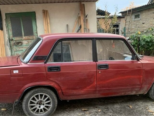 Красный ВАЗ 2107, объемом двигателя 1.5 л и пробегом 30 тыс. км за 500 $, фото 2 на Automoto.ua