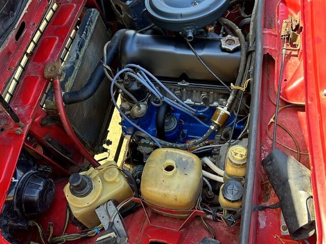 Красный ВАЗ 2107, объемом двигателя 1.5 л и пробегом 120 тыс. км за 630 $, фото 1 на Automoto.ua