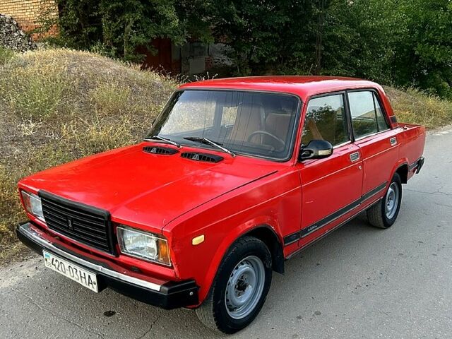 Красный ВАЗ 2107, объемом двигателя 1.5 л и пробегом 120 тыс. км за 630 $, фото 2 на Automoto.ua