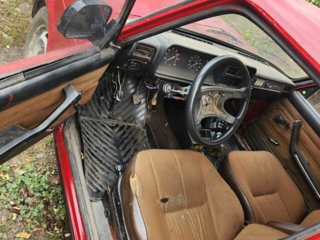 Красный ВАЗ 2107, объемом двигателя 1.5 л и пробегом 1 тыс. км за 288 $, фото 2 на Automoto.ua