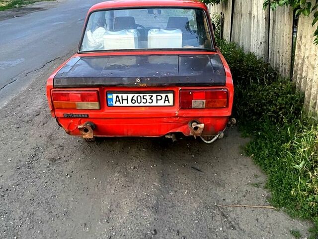 Красный ВАЗ 2107, объемом двигателя 1.5 л и пробегом 250 тыс. км за 300 $, фото 1 на Automoto.ua