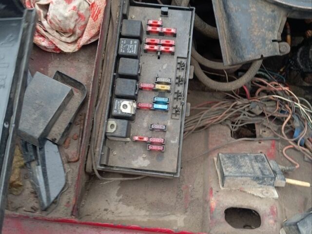 Красный ВАЗ 2107, объемом двигателя 1.5 л и пробегом 56 тыс. км за 96 $, фото 3 на Automoto.ua