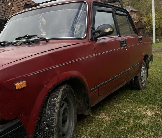 ВАЗ 2107 1987 в Хусте на Automoto.ua Красный ВАЗ 2107, объемом двигателя 1.3 л и пробегом 78 тыс. км за 600 $, фото 3 на Automoto.ua