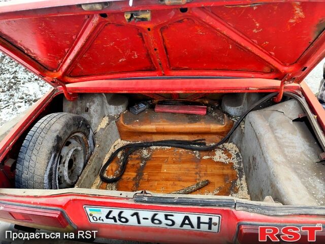 Красный ВАЗ 2107, объемом двигателя 15 л и пробегом 250 тыс. км за 310 $, фото 4 на Automoto.ua