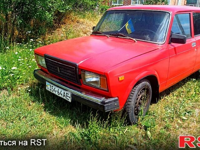 Красный ВАЗ 2107, объемом двигателя 1.5 л и пробегом 230 тыс. км за 750 $, фото 1 на Automoto.ua