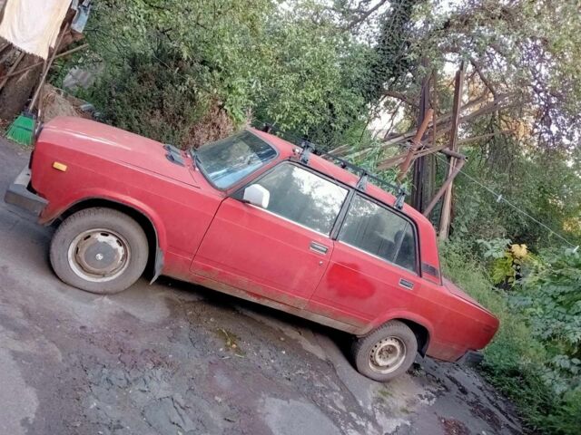 Красный ВАЗ 2107, объемом двигателя 0 л и пробегом 200 тыс. км за 300 $, фото 1 на Automoto.ua