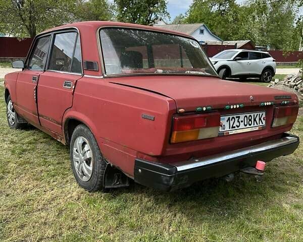 Красный ВАЗ 2107, объемом двигателя 1.5 л и пробегом 100 тыс. км за 499 $, фото 2 на Automoto.ua