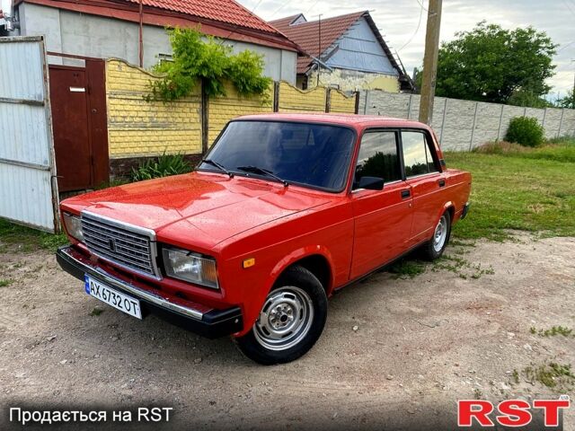 Красный ВАЗ 2107, объемом двигателя 1.5 л и пробегом 148 тыс. км за 900 $, фото 1 на Automoto.ua