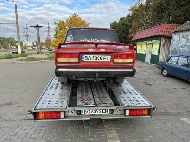 ВАЗ 2107 1988 в Кропивницком (Кировограде) на Automoto.ua Красный ВАЗ 2107, объемом двигателя 1.5 л и пробегом 1000 тыс. км за 400 $, фото 3 на Automoto.ua