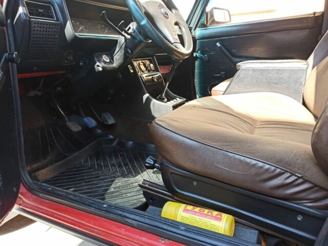 Красный ВАЗ 2107, объемом двигателя 1.5 л и пробегом 205 тыс. км за 1300 $, фото 2 на Automoto.ua