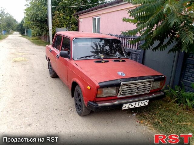 ВАЗ 2107 1988 в Яготине на Automoto.ua Красный ВАЗ 2107, объемом двигателя 1.5 л и пробегом 65 тыс. км за 480 $, фото 7 на Automoto.ua