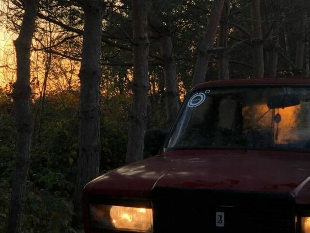 Красный ВАЗ 2107, объемом двигателя 1.5 л и пробегом 20 тыс. км за 426 $, фото 1 на Automoto.ua