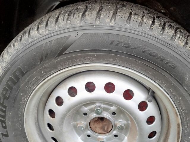 Красный ВАЗ 2107, объемом двигателя 1.3 л и пробегом 98 тыс. км за 593 $, фото 7 на Automoto.ua