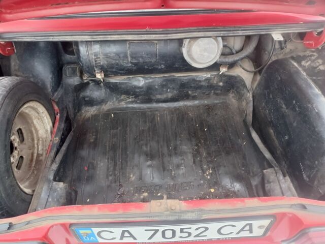 Красный ВАЗ 2107, объемом двигателя 1 л и пробегом 100 тыс. км за 559 $, фото 10 на Automoto.ua